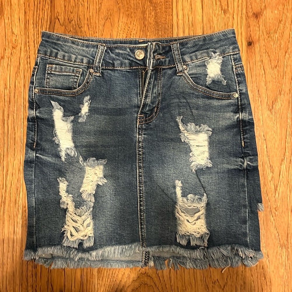 Forever 21 distressed denim jean mini skirt size 25